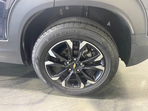 Used 2021 Chevrolet TrailBlazer LT w/ Sun and Liftgate Package AWD/4WD image 9