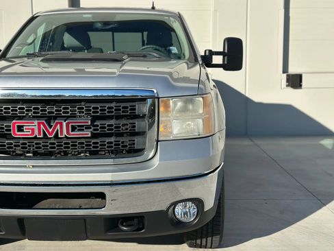 Used 2011 GMC Sierra 2500 SLT w/ SLT Convenience Package image 27