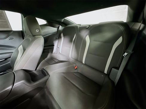 Used 2020 Chevrolet Camaro LT image 14