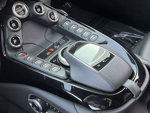Used 2020 Aston Martin V8 Vantage Coupe image 28