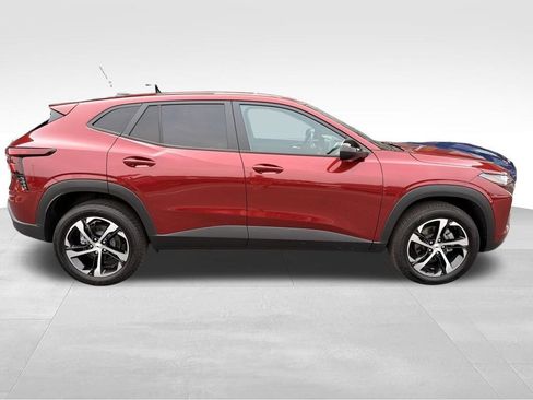 Used 2025 Chevrolet Trax RS w/ Driver Confidence Package FWD image 8