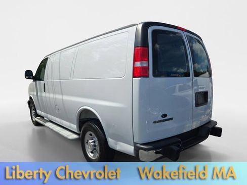 Used 2025 Chevrolet Express 2500 w/ Driver Convenience Package RWD image 5