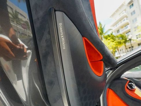 Used 2019 McLaren 600LT RWD image 70