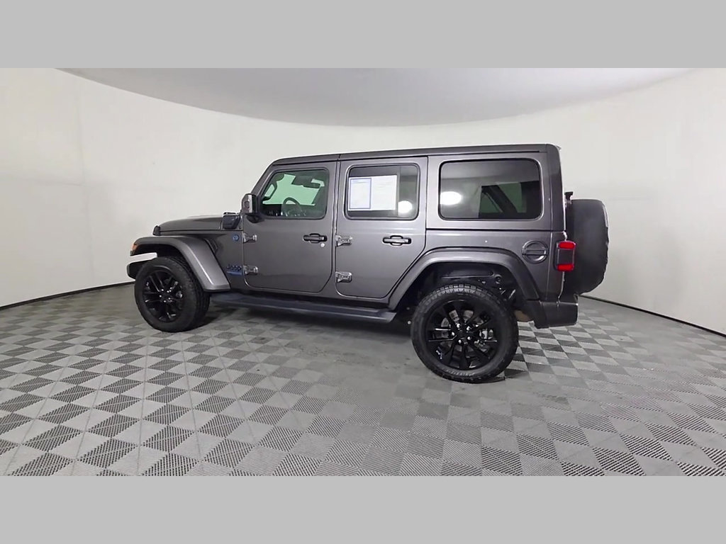 Used 2021 Jeep Wrangler Unlimited Sahara AWD/4WD image 13