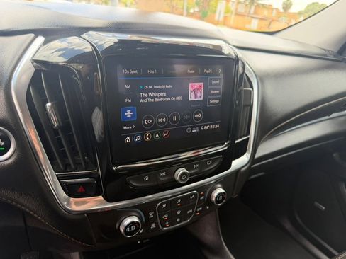 Used 2020 Chevrolet Traverse RS AWD/4WD image 29