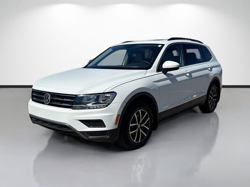 Used 2021 Volkswagen Tiguan SE w/ Panoramic Sunroof Package image 7
