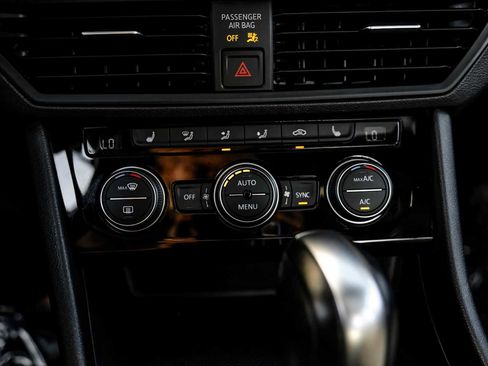 Used 2019 Volkswagen Jetta R-Line image 22