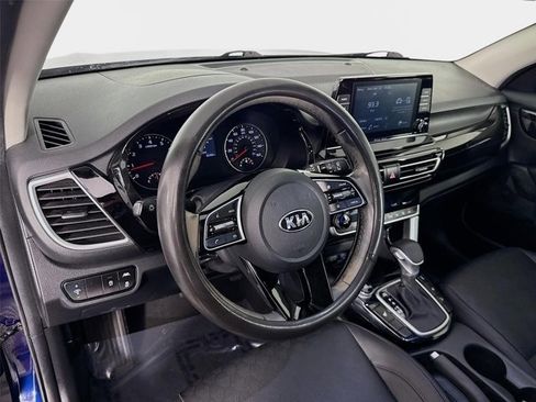 Used 2021 Kia Seltos EX AWD/4WD image 10