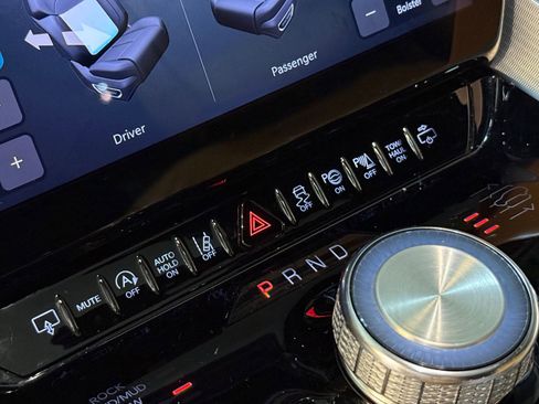 Used 2022 Jeep Grand Wagoneer Series III w/ Rear Seat Video Group 1 image 35