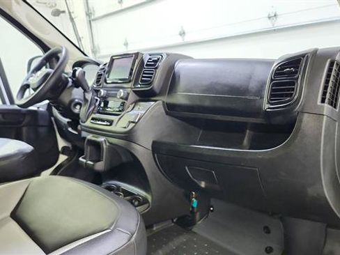 Used 2025 RAM ProMaster 2500 w/ Convenience Group FWD image 19