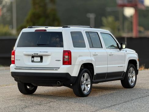 Used 2016 Jeep Patriot High Altitude AWD/4WD image 9