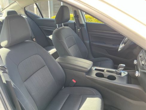 Used 2025 Nissan Altima 2.5 SV image 36