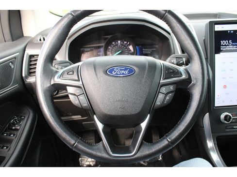 Used 2023 Ford Edge Titanium image 22
