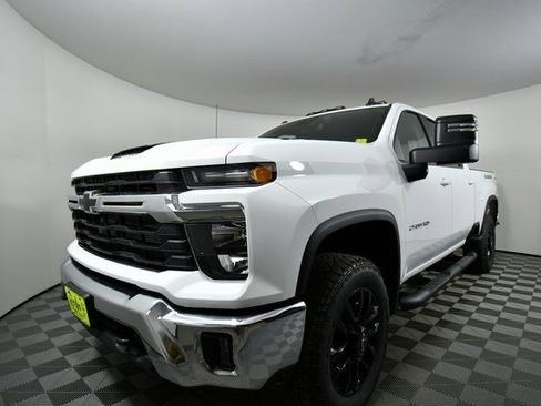 New 2026 Chevrolet Silverado 2500 LT image 6