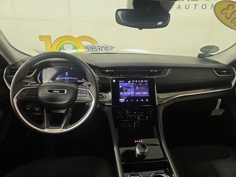 Certified 2023 Jeep Grand Cherokee L Laredo image 15