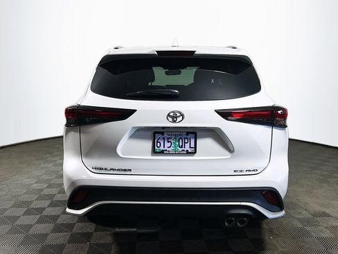 Certified 2025 Toyota Highlander XSE AWD/4WD image 7
