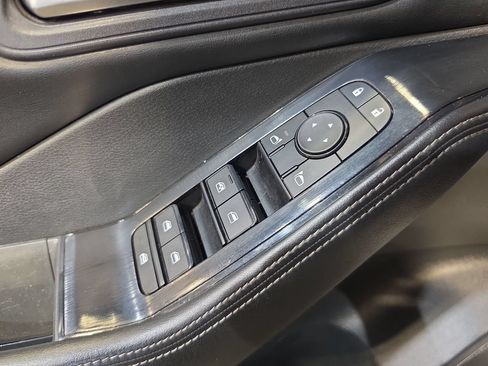 Used 2024 Nissan Rogue SV FWD image 15
