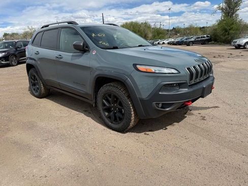 Used 2014 Jeep Cherokee Trailhawk w/ Comfort/Convenience Group AWD/4WD image 8