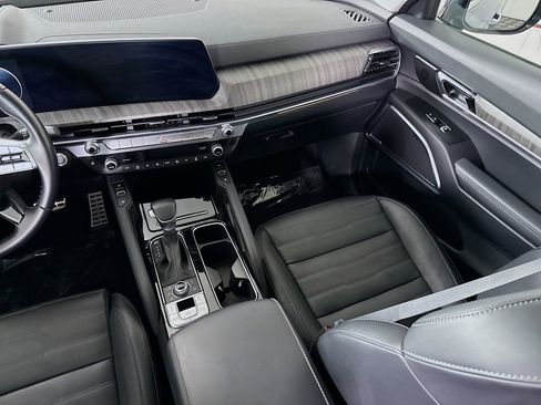 Certified 2024 Kia Telluride SX Prestige AWD/4WD image 28