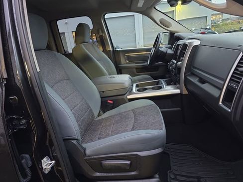 Used 2018 RAM 1500 SLT image 11