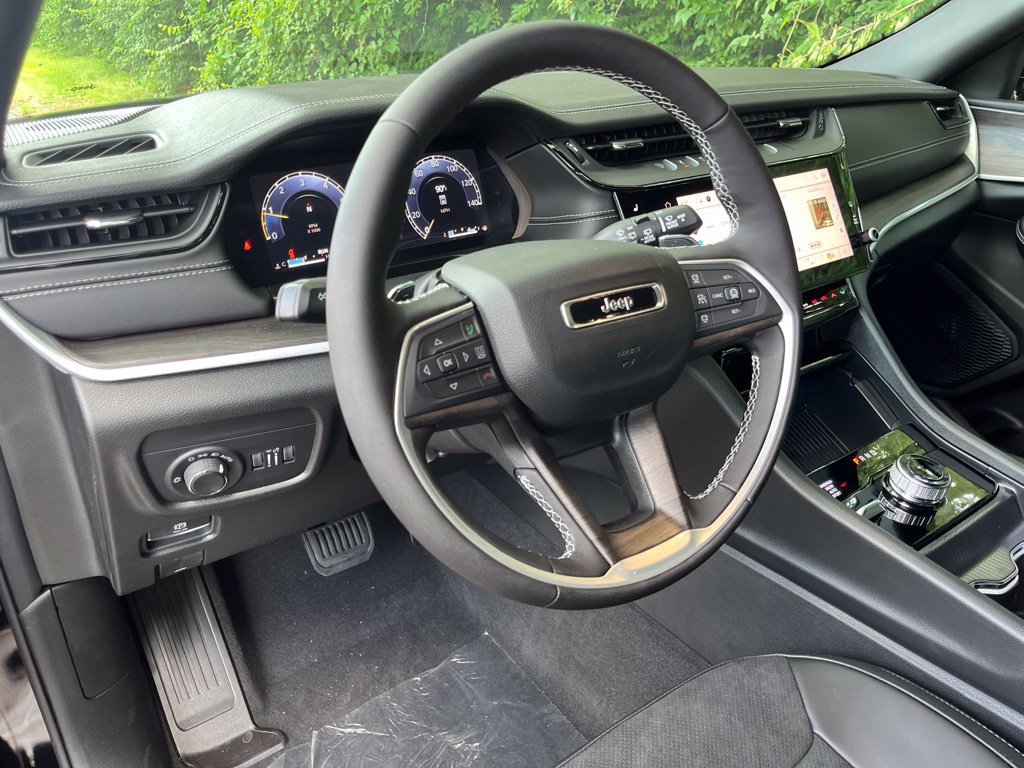 New 2026 Jeep Grand Cherokee 4WD image 3