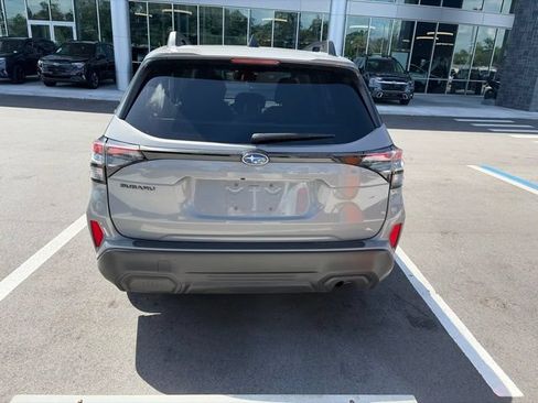 Used 2025 Subaru Forester Premium w/ Convenience Package #1 AWD/4WD image 4