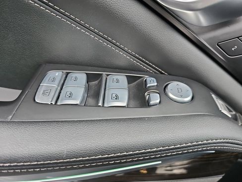 Used 2024 BMW X7 xDrive40i w/ M Sport Package image 31