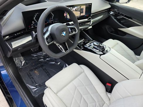 Used 2026 BMW 530i w/ M Sport Package image 8