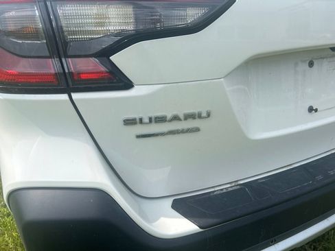 Certified 2023 Subaru Outback Limited AWD/4WD image 4