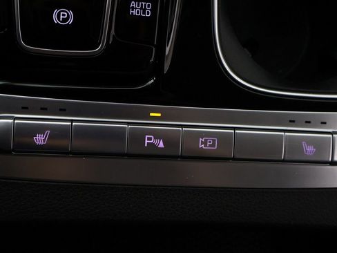 Used 2023 Kia Carnival EX FWD image 52
