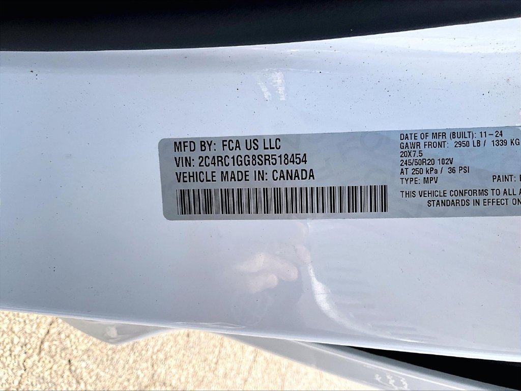 Used 2025 Chrysler Pacifica Limited FWD image 22