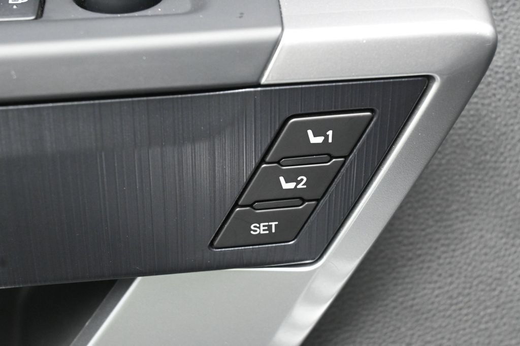 Used 2025 Toyota Tundra Platinum AWD/4WD image 12