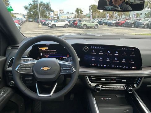 New 2026 Chevrolet Suburban Premier w/ Sun And Tow Package AWD/4WD image 16