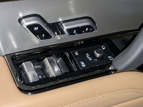 New 2026 Land Rover Range Rover Sport SE AWD/4WD image 12