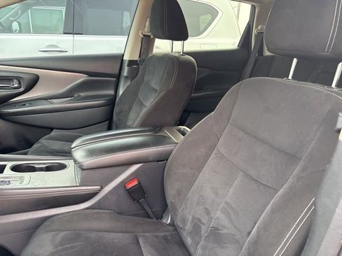 Used 2020 Nissan Murano S image 9