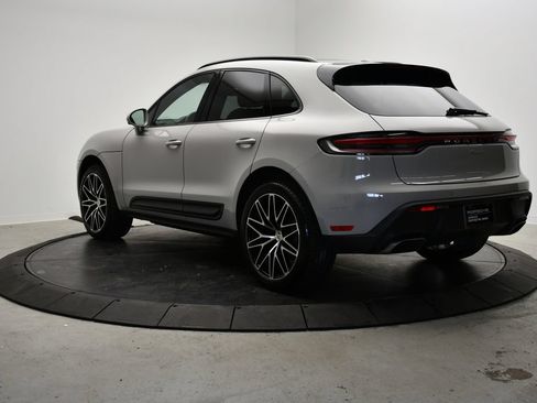 Certified 2024 Porsche Macan AWD/4WD image 3