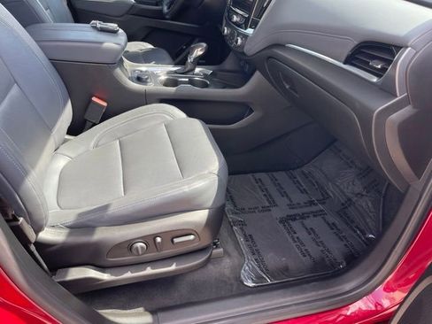 Used 2021 Chevrolet Traverse Premier FWD image 36