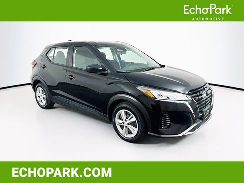 Used 2024 Nissan Kicks S image 1