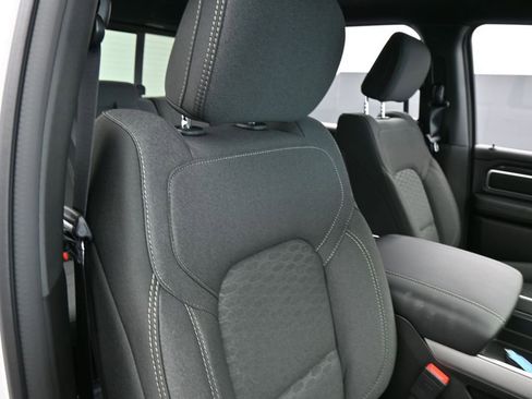 New 2026 RAM 1500 4x4 Crew Cab image 38