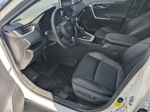 Used 2022 Toyota RAV4 XSE AWD/4WD image 9