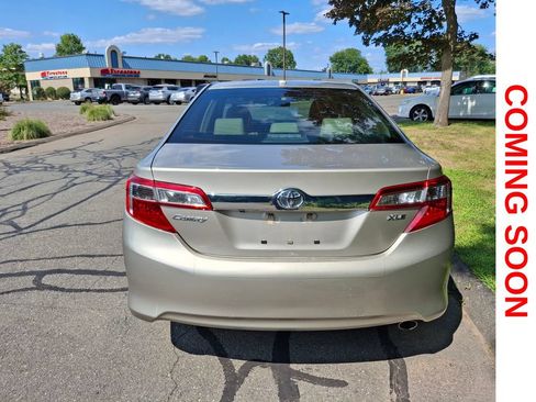 Used 2014 Toyota Camry XLE w/ Leather Package FWD image 7