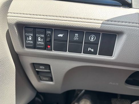 Used 2022 Honda Odyssey Elite image 18