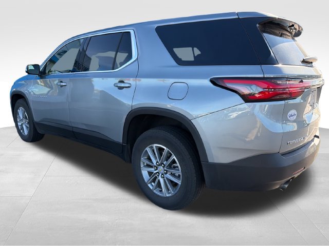 Used 2023 Chevrolet Traverse LS w/ Safety Package AWD/4WD image 3