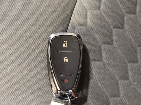 Used 2019 Chevrolet Equinox LS FWD image 32
