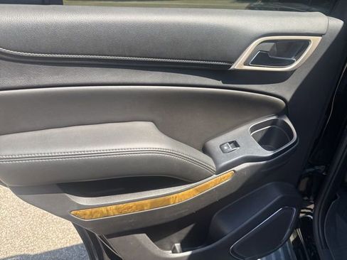 Used 2017 GMC Yukon Denali w/ Open Road Package AWD/4WD image 23