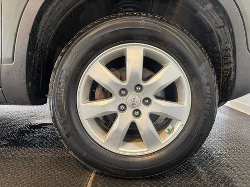 Used 2011 Kia Sorento 2WD w/ Convenience Pkg image 31