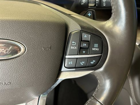 Used 2020 Ford Explorer Platinum image 11