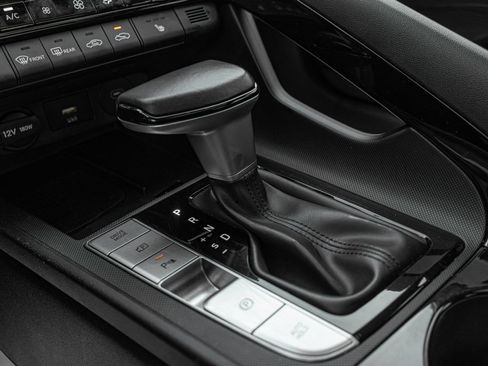 Used 2024 Hyundai Elantra Limited FWD image 21