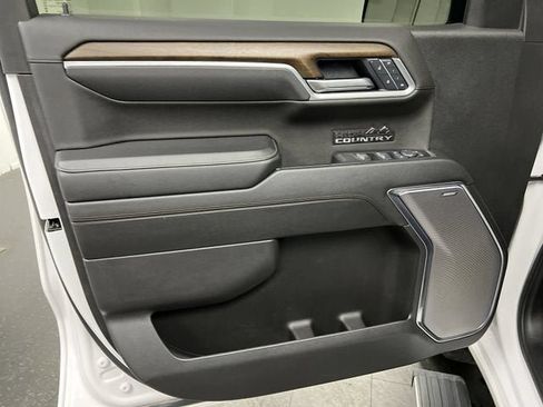 Certified 2025 Chevrolet Silverado 1500 High Country w/ High Country Premium Package AWD/4WD image 23