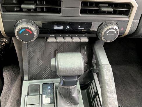 Used 2024 Toyota Tacoma SR image 17